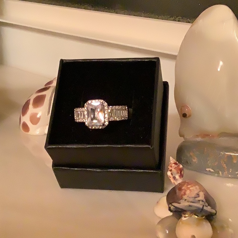 Women’s Engagement 925 silver ring size 5 NEW white sapphires good costu…